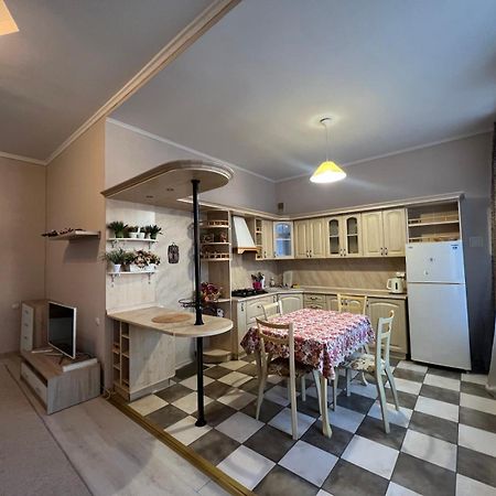 apartment at Lesi Ukrainki Boulevard 14 Kiev Extérieur photo